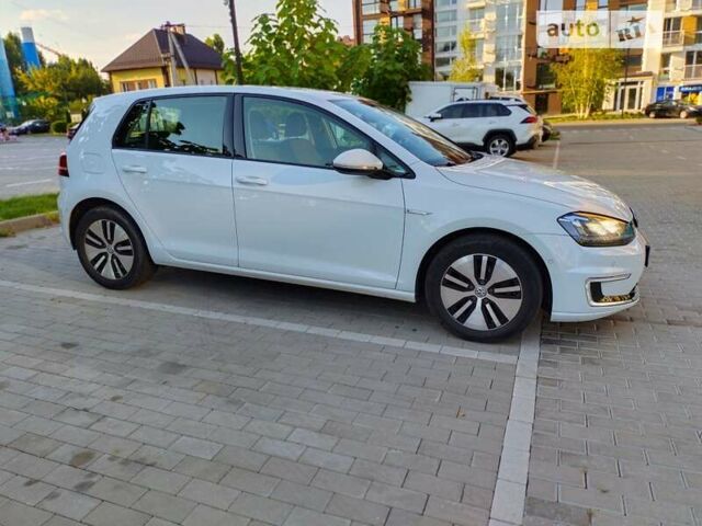 Белый Фольксваген e-Golf, объемом двигателя 0 л и пробегом 99 тыс. км за 12700 $, фото 7 на Automoto.ua