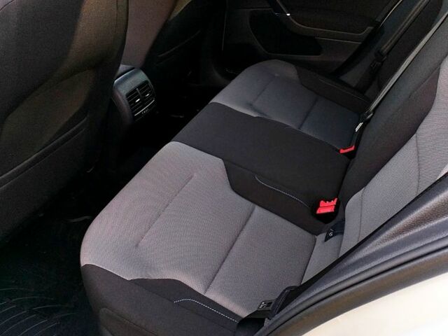 Білий Фольксваген e-Golf, об'ємом двигуна 0 л та пробігом 108 тис. км за 10000 $, фото 2 на Automoto.ua