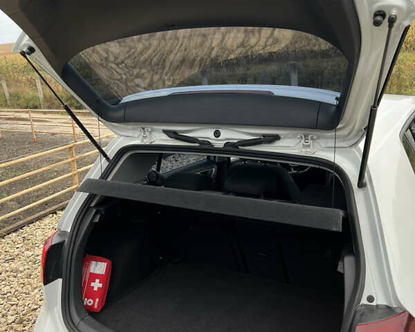 Белый Фольксваген e-Golf, объемом двигателя 0 л и пробегом 110 тыс. км за 8490 $, фото 51 на Automoto.ua