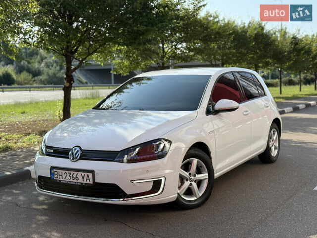 Белый Фольксваген e-Golf, объемом двигателя 0 л и пробегом 95 тыс. км за 9500 $, фото 10 на Automoto.ua
