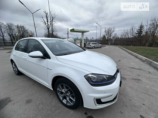 Белый Фольксваген e-Golf, объемом двигателя 0 л и пробегом 128 тыс. км за 11900 $, фото 5 на Automoto.ua