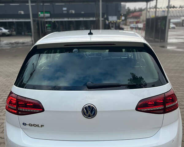 Белый Фольксваген e-Golf, объемом двигателя 0 л и пробегом 114 тыс. км за 9800 $, фото 20 на Automoto.ua