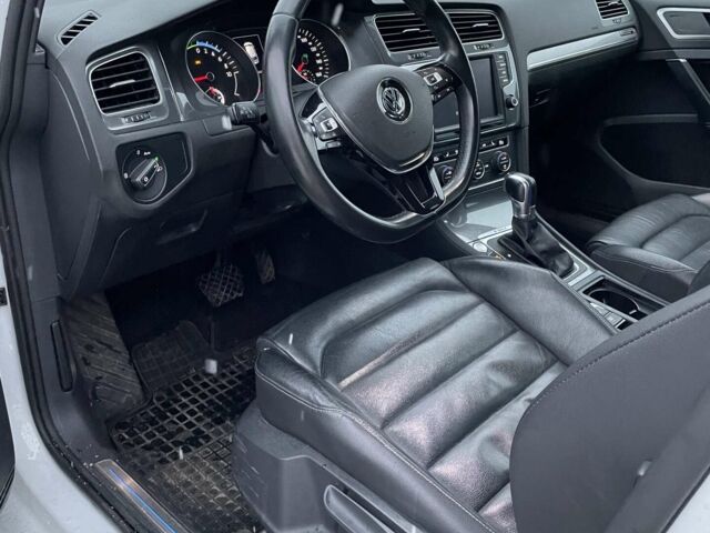 Білий Фольксваген e-Golf, об'ємом двигуна 0 л та пробігом 106 тис. км за 9800 $, фото 8 на Automoto.ua