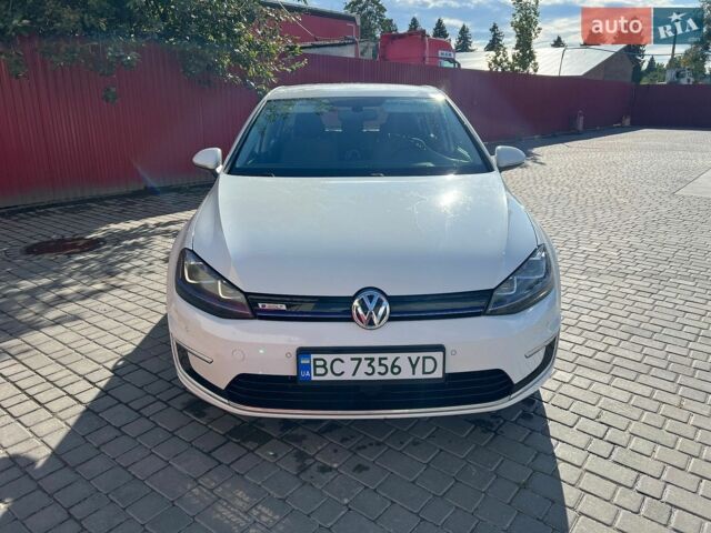 Белый Фольксваген e-Golf, объемом двигателя 0 л и пробегом 152 тыс. км за 9900 $, фото 1 на Automoto.ua