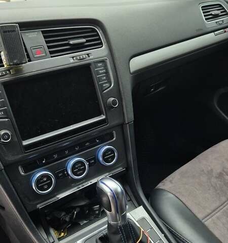 Білий Фольксваген e-Golf, об'ємом двигуна 0 л та пробігом 157 тис. км за 7400 $, фото 11 на Automoto.ua