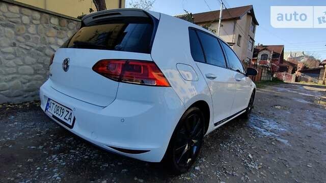 Белый Фольксваген e-Golf, объемом двигателя 0 л и пробегом 65 тыс. км за 12800 $, фото 9 на Automoto.ua