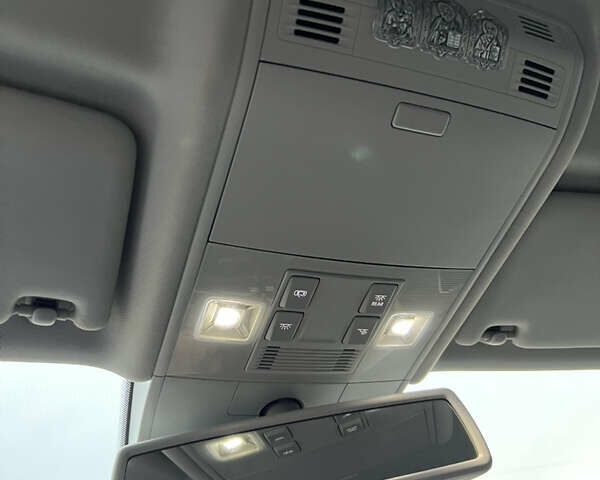 Белый Фольксваген e-Golf, объемом двигателя 0 л и пробегом 110 тыс. км за 8490 $, фото 26 на Automoto.ua