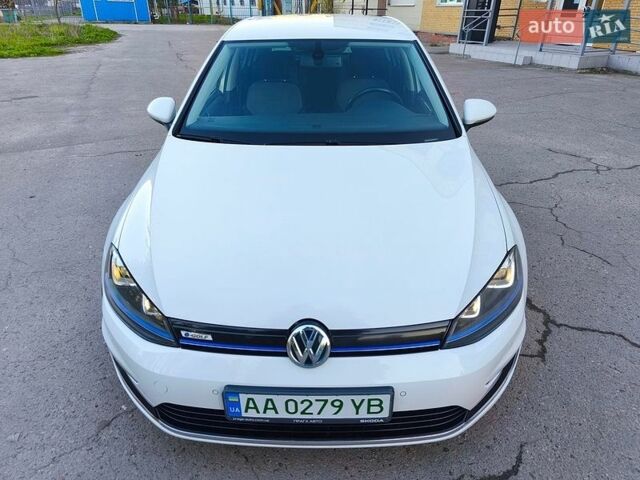 Белый Фольксваген e-Golf, объемом двигателя 0 л и пробегом 160 тыс. км за 8700 $, фото 11 на Automoto.ua