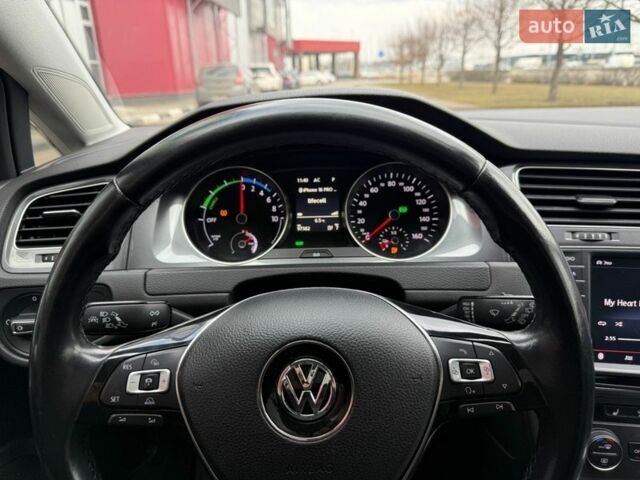 Білий Фольксваген e-Golf, об'ємом двигуна 0 л та пробігом 96 тис. км за 9500 $, фото 25 на Automoto.ua