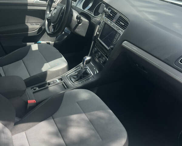 Білий Фольксваген e-Golf, об'ємом двигуна 0 л та пробігом 135 тис. км за 8800 $, фото 5 на Automoto.ua