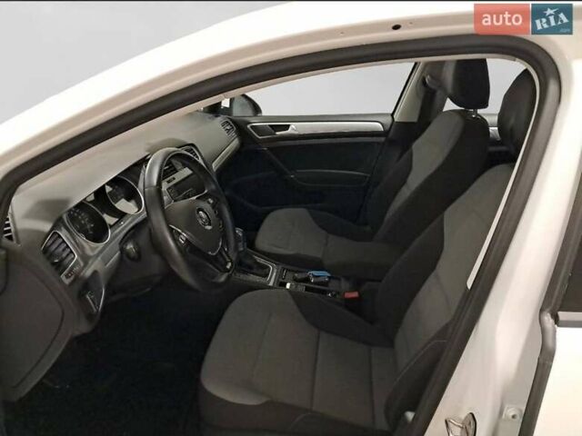 Білий Фольксваген e-Golf, об'ємом двигуна 0 л та пробігом 80 тис. км за 8400 $, фото 5 на Automoto.ua