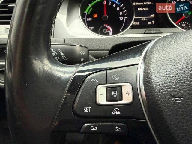 Білий Фольксваген e-Golf, об'ємом двигуна 0 л та пробігом 96 тис. км за 9500 $, фото 30 на Automoto.ua