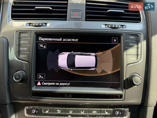 Белый Фольксваген e-Golf, объемом двигателя 0 л и пробегом 95 тыс. км за 9500 $, фото 45 на Automoto.ua