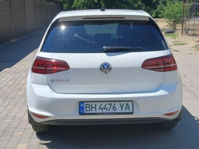 Білий Фольксваген e-Golf, об'ємом двигуна 0 л та пробігом 110 тис. км за 12500 $, фото 5 на Automoto.ua
