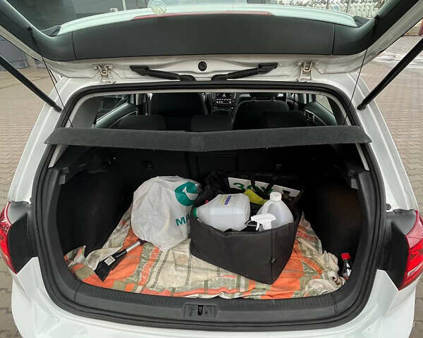 Белый Фольксваген e-Golf, объемом двигателя 0 л и пробегом 114 тыс. км за 9800 $, фото 29 на Automoto.ua