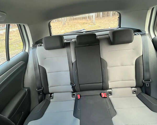 Белый Фольксваген e-Golf, объемом двигателя 0 л и пробегом 114 тыс. км за 9800 $, фото 42 на Automoto.ua