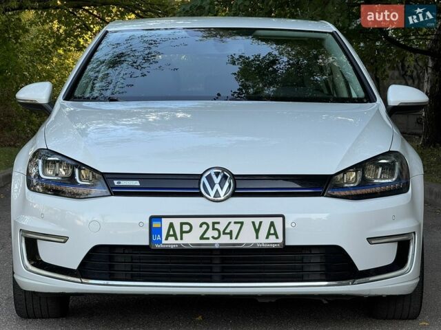 Белый Фольксваген e-Golf, объемом двигателя 0 л и пробегом 126 тыс. км за 8000 $, фото 9 на Automoto.ua