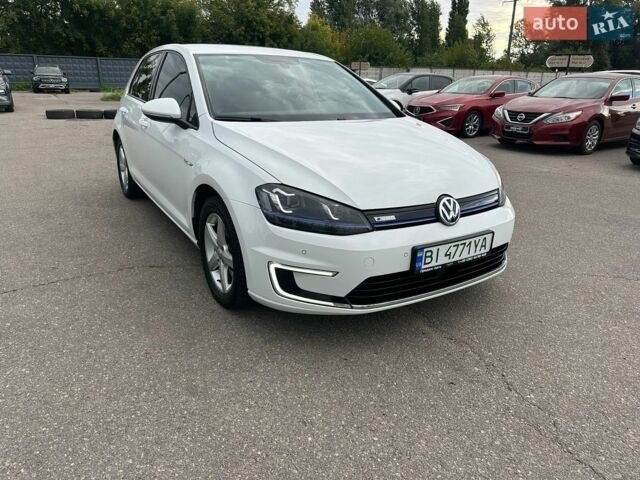 Белый Фольксваген e-Golf, объемом двигателя 0 л и пробегом 124 тыс. км за 8900 $, фото 2 на Automoto.ua