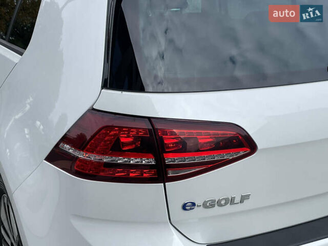 Белый Фольксваген e-Golf, объемом двигателя 0 л и пробегом 154 тыс. км за 9200 $, фото 11 на Automoto.ua