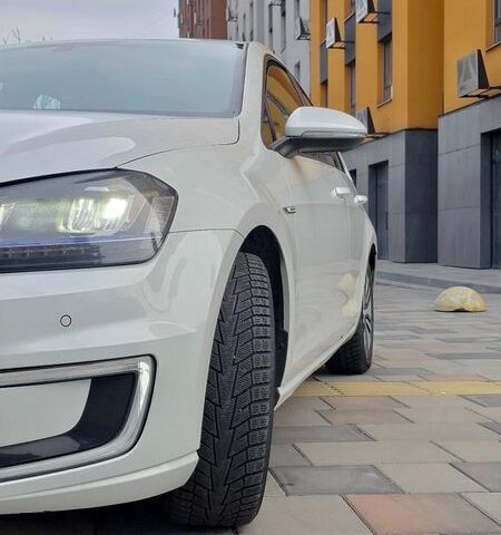 Білий Фольксваген e-Golf, об'ємом двигуна 0 л та пробігом 125 тис. км за 8500 $, фото 2 на Automoto.ua