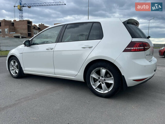 Белый Фольксваген e-Golf, объемом двигателя 0 л и пробегом 92 тыс. км за 9500 $, фото 11 на Automoto.ua