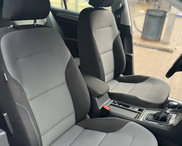 Белый Фольксваген e-Golf, объемом двигателя 0 л и пробегом 114 тыс. км за 9800 $, фото 52 на Automoto.ua