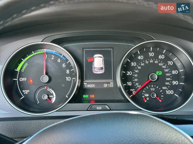 Белый Фольксваген e-Golf, объемом двигателя 0 л и пробегом 114 тыс. км за 10700 $, фото 8 на Automoto.ua