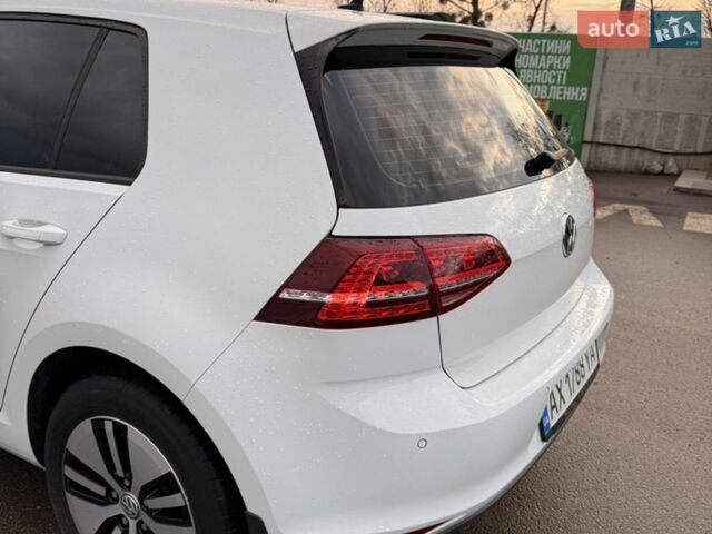 Білий Фольксваген e-Golf, об'ємом двигуна 0 л та пробігом 109 тис. км за 8999 $, фото 15 на Automoto.ua