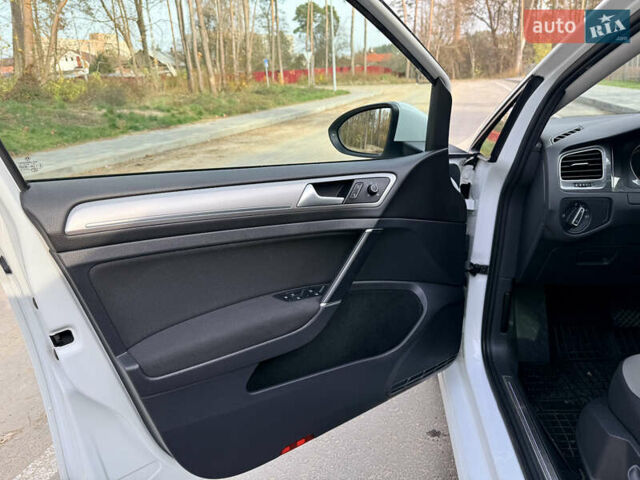 Білий Фольксваген e-Golf, об'ємом двигуна 0 л та пробігом 149 тис. км за 8200 $, фото 12 на Automoto.ua