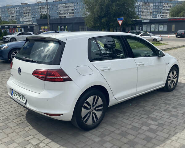 Белый Фольксваген e-Golf, объемом двигателя 0 л и пробегом 95 тыс. км за 10800 $, фото 5 на Automoto.ua