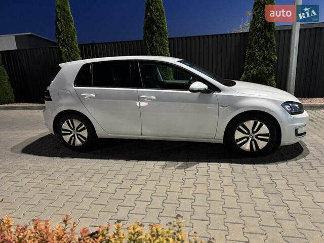 Белый Фольксваген e-Golf, объемом двигателя 0 л и пробегом 169 тыс. км за 8400 $, фото 7 на Automoto.ua