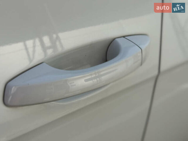 Белый Фольксваген e-Golf, объемом двигателя 0 л и пробегом 95 тыс. км за 9500 $, фото 15 на Automoto.ua