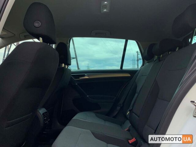 Білий Фольксваген e-Golf, об'ємом двигуна 24 л та пробігом 113 тис. км за 9700 $, фото 17 на Automoto.ua