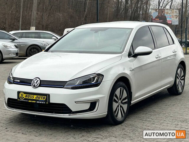 Белый Фольксваген e-Golf, объемом двигателя 24 л и пробегом 93 тыс. км за 10300 $, фото 2 на Automoto.ua