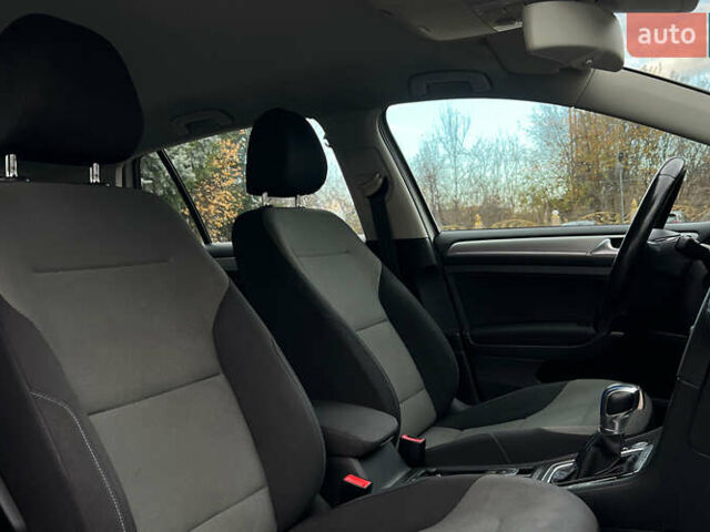 Белый Фольксваген e-Golf, объемом двигателя 0 л и пробегом 117 тыс. км за 11500 $, фото 18 на Automoto.ua