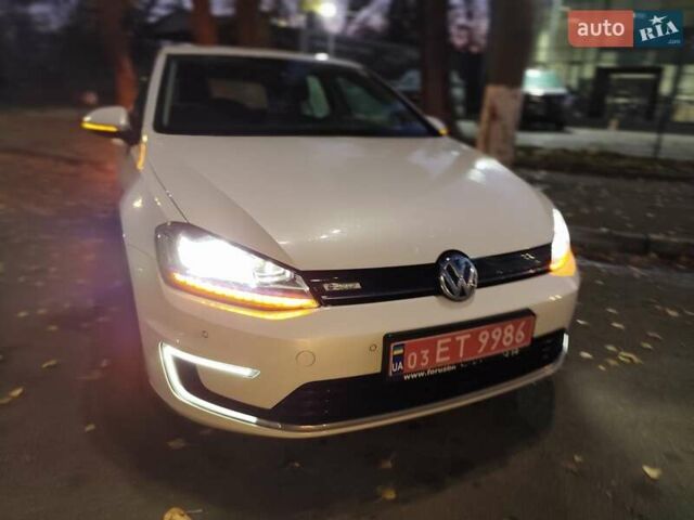Білий Фольксваген e-Golf, об'ємом двигуна 0 л та пробігом 69 тис. км за 9111 $, фото 3 на Automoto.ua