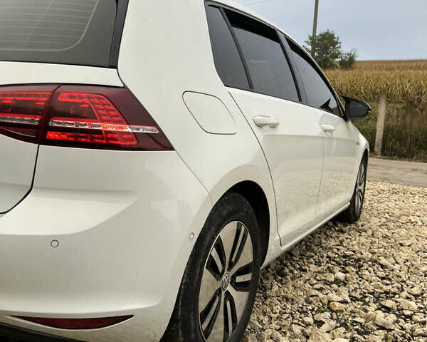 Білий Фольксваген e-Golf, об'ємом двигуна 0 л та пробігом 116 тис. км за 7700 $, фото 31 на Automoto.ua