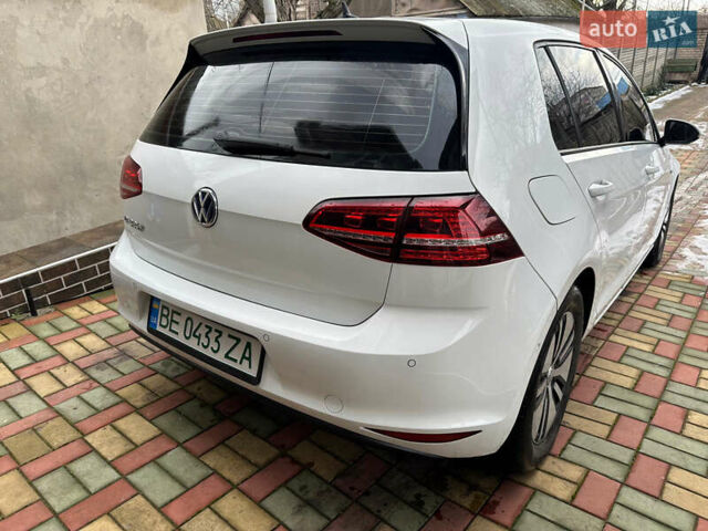 Білий Фольксваген e-Golf, об'ємом двигуна 0 л та пробігом 113 тис. км за 9900 $, фото 5 на Automoto.ua