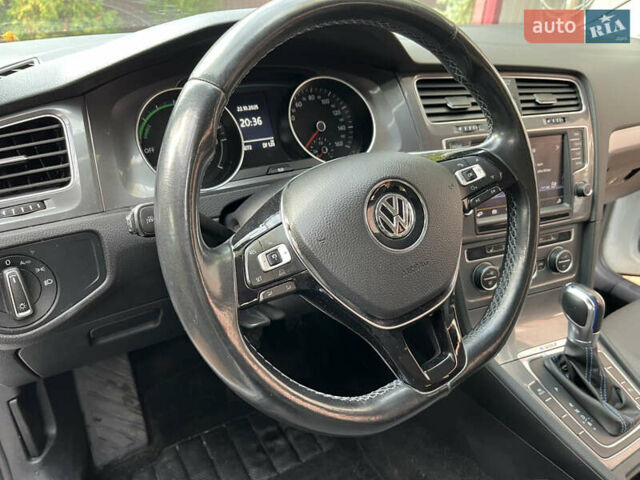 Білий Фольксваген e-Golf, об'ємом двигуна 0 л та пробігом 130 тис. км за 8450 $, фото 9 на Automoto.ua