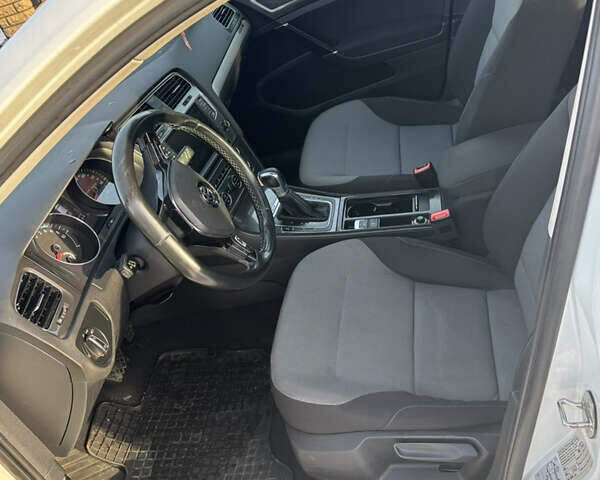 Белый Фольксваген e-Golf, объемом двигателя 0 л и пробегом 214 тыс. км за 6700 $, фото 3 на Automoto.ua