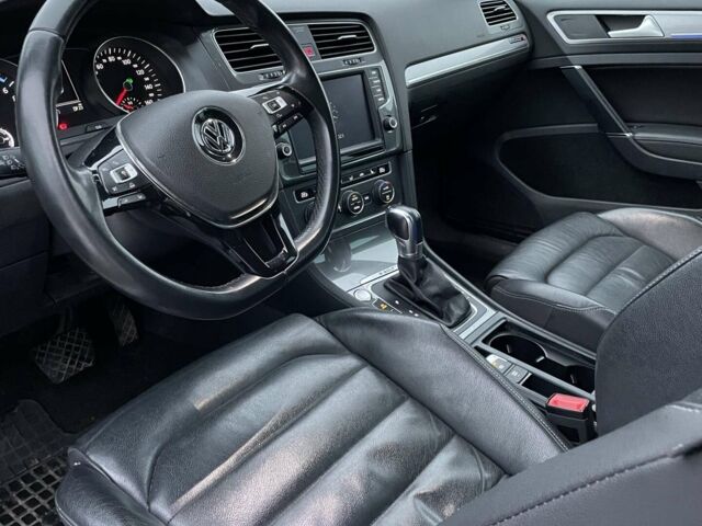Білий Фольксваген e-Golf, об'ємом двигуна 0 л та пробігом 106 тис. км за 9800 $, фото 13 на Automoto.ua