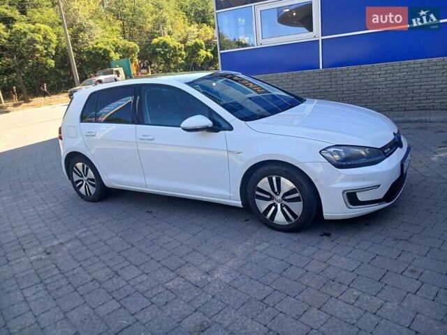 Білий Фольксваген e-Golf, об'ємом двигуна 0 л та пробігом 151 тис. км за 9100 $, фото 10 на Automoto.ua