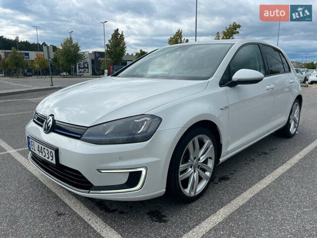 Белый Фольксваген e-Golf, объемом двигателя 0 л и пробегом 130 тыс. км за 8900 $, фото 1 на Automoto.ua