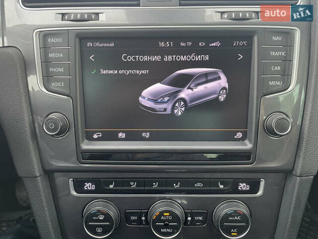 Белый Фольксваген e-Golf, объемом двигателя 0 л и пробегом 92 тыс. км за 9500 $, фото 47 на Automoto.ua