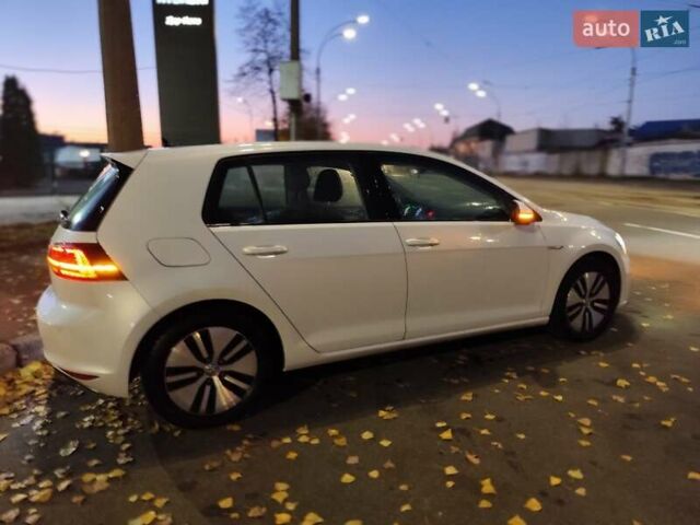 Білий Фольксваген e-Golf, об'ємом двигуна 0 л та пробігом 69 тис. км за 9111 $, фото 15 на Automoto.ua