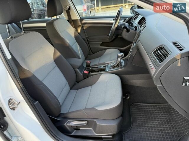 Білий Фольксваген e-Golf, об'ємом двигуна 0 л та пробігом 97 тис. км за 8500 $, фото 37 на Automoto.ua