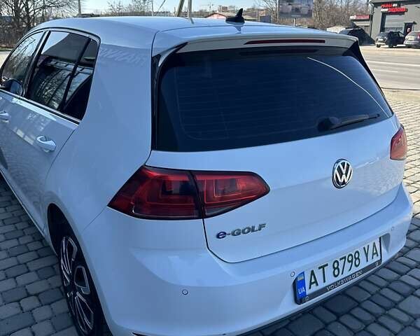 Білий Фольксваген e-Golf, об'ємом двигуна 0 л та пробігом 101 тис. км за 9499 $, фото 24 на Automoto.ua
