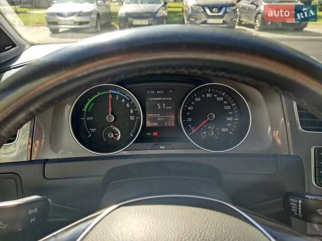 Белый Фольксваген e-Golf, объемом двигателя 0 л и пробегом 142 тыс. км за 9700 $, фото 24 на Automoto.ua