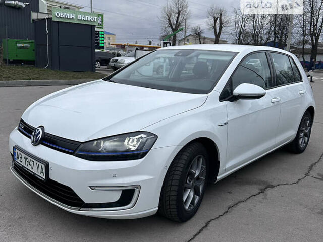 Белый Фольксваген e-Golf, объемом двигателя 0 л и пробегом 128 тыс. км за 11900 $, фото 1 на Automoto.ua