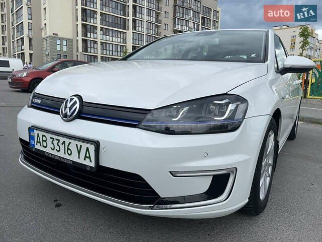 Белый Фольксваген e-Golf, объемом двигателя 0 л и пробегом 92 тыс. км за 9500 $, фото 4 на Automoto.ua